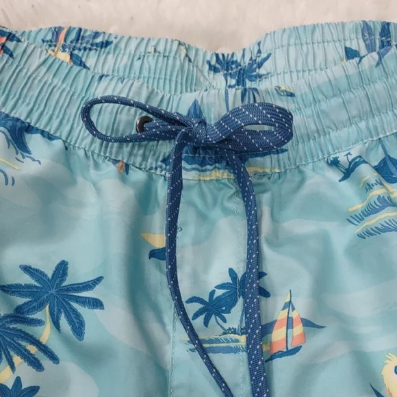 Quiksilver Men's Blue Tropical Print Shorts - Picture 5 of 17